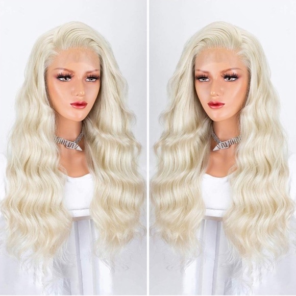 ✨22” PALE BLONDE WAVY LACE FRONT WIG? *NWT*